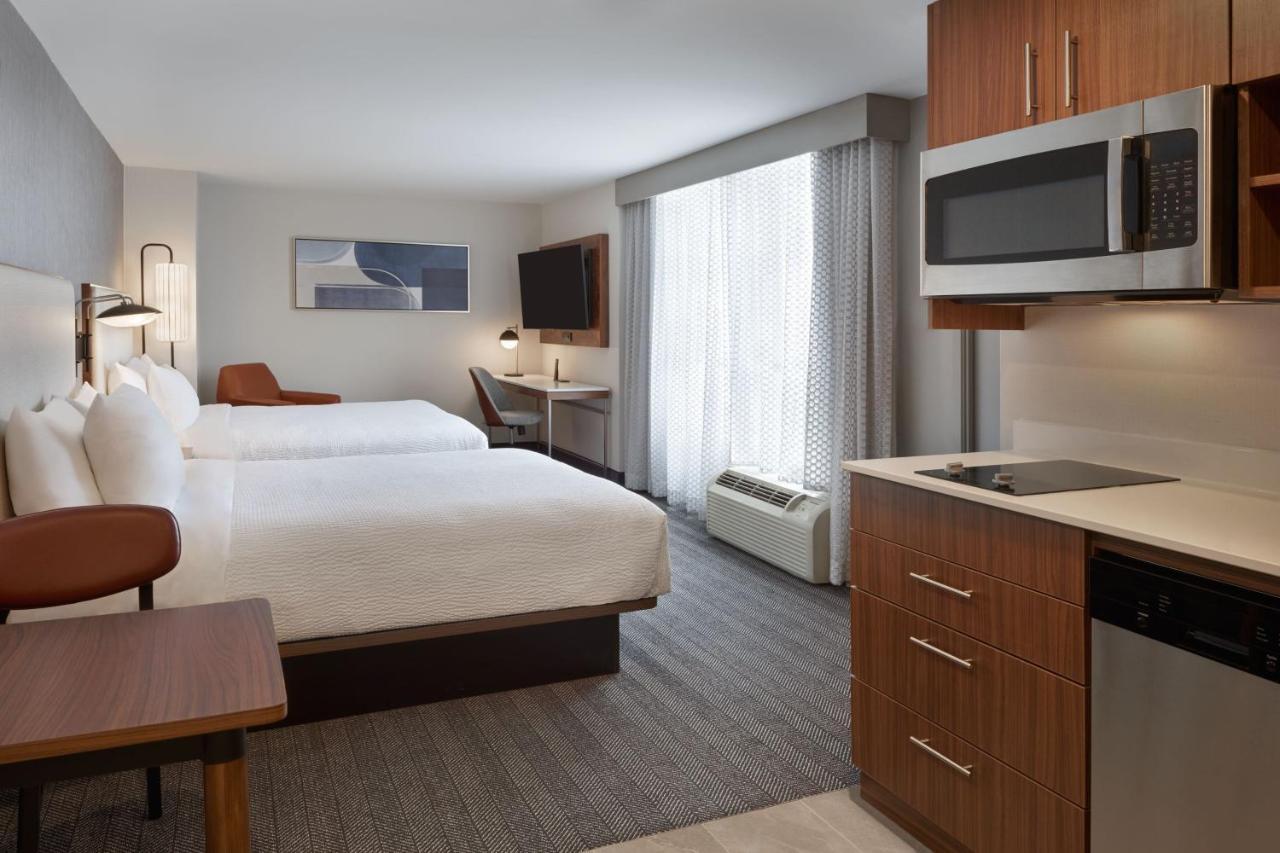 Courtyard By Marriott Kitchener Hotel Exterior foto