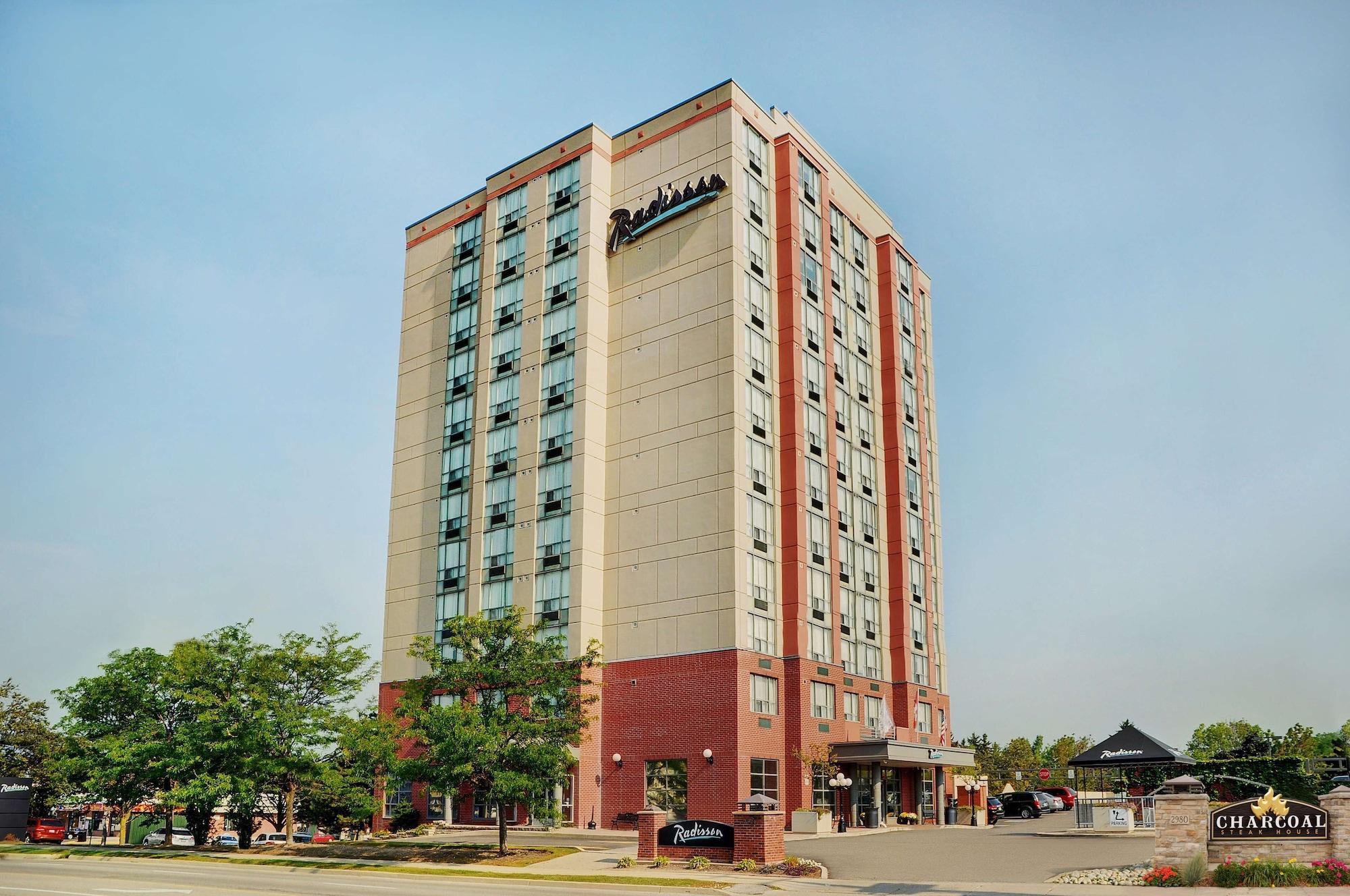Courtyard By Marriott Kitchener Hotel Exterior foto