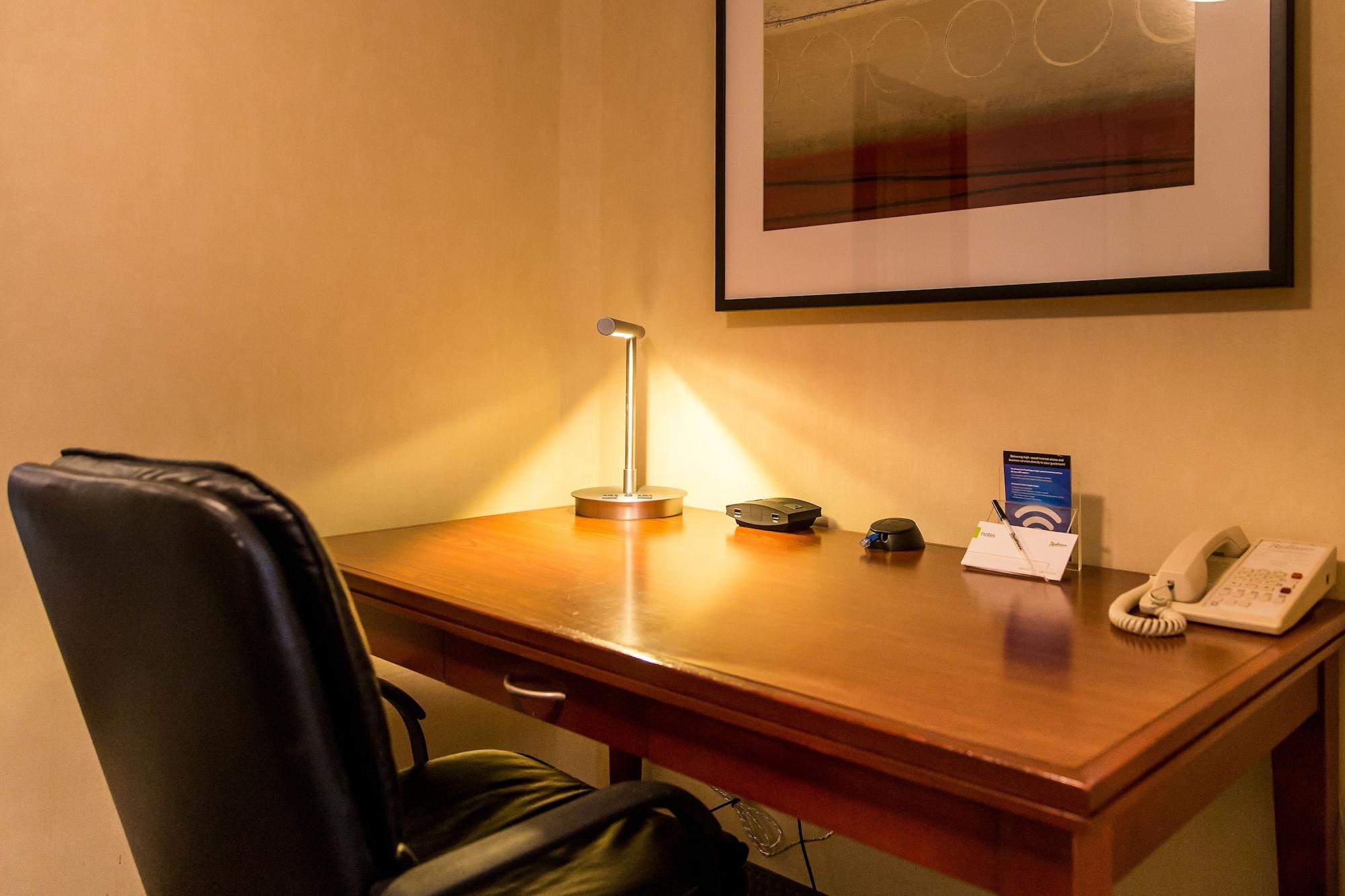 Courtyard By Marriott Kitchener Hotel Exterior foto