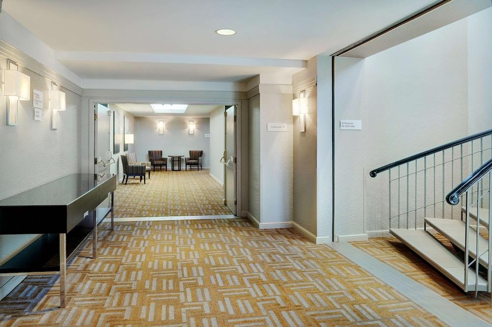 Courtyard By Marriott Kitchener Hotel Exterior foto